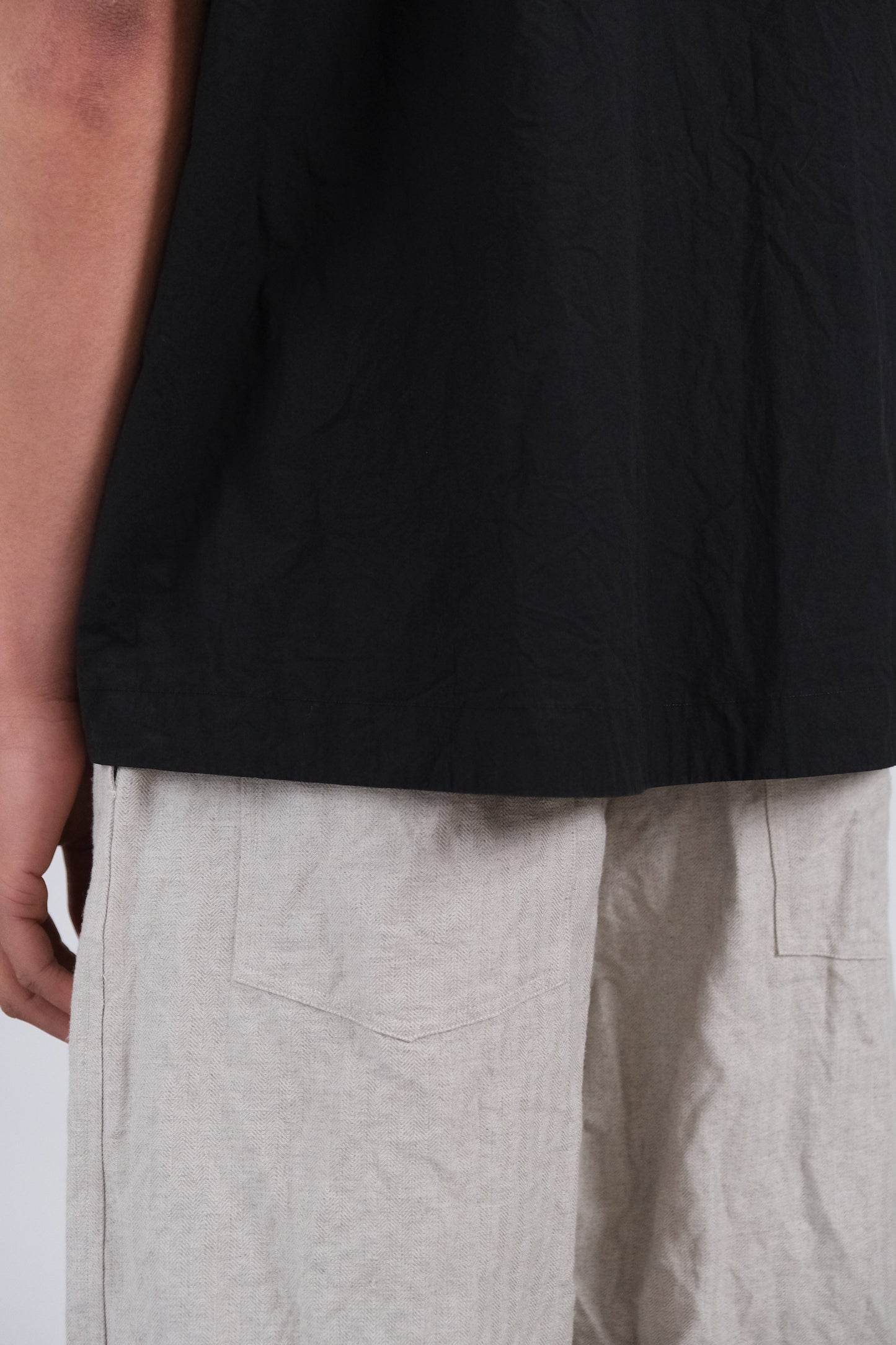woven tee, black ultra-dense typewriter