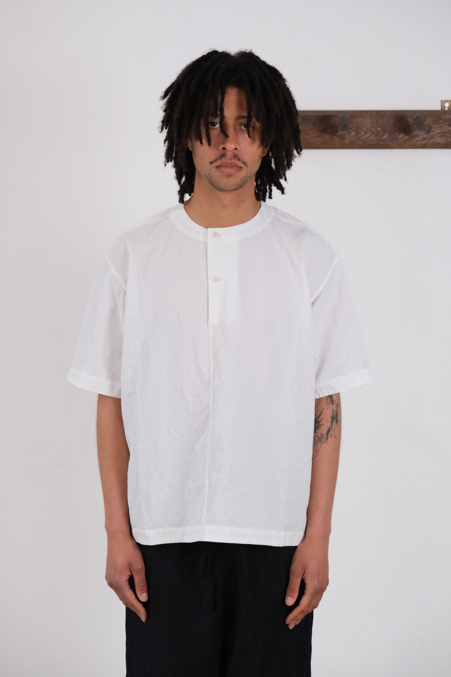 woven tee, white ultra-hard twist gabardine