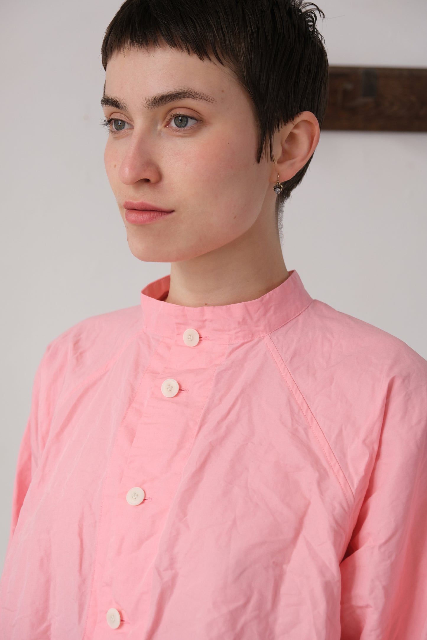 atelier shirt, pink ramie dense typewriter